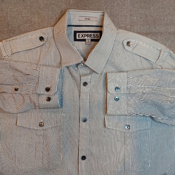 EXPRESS Fitted (Black Pinstripes on White) Dress Shirt - Picture 4 of 10